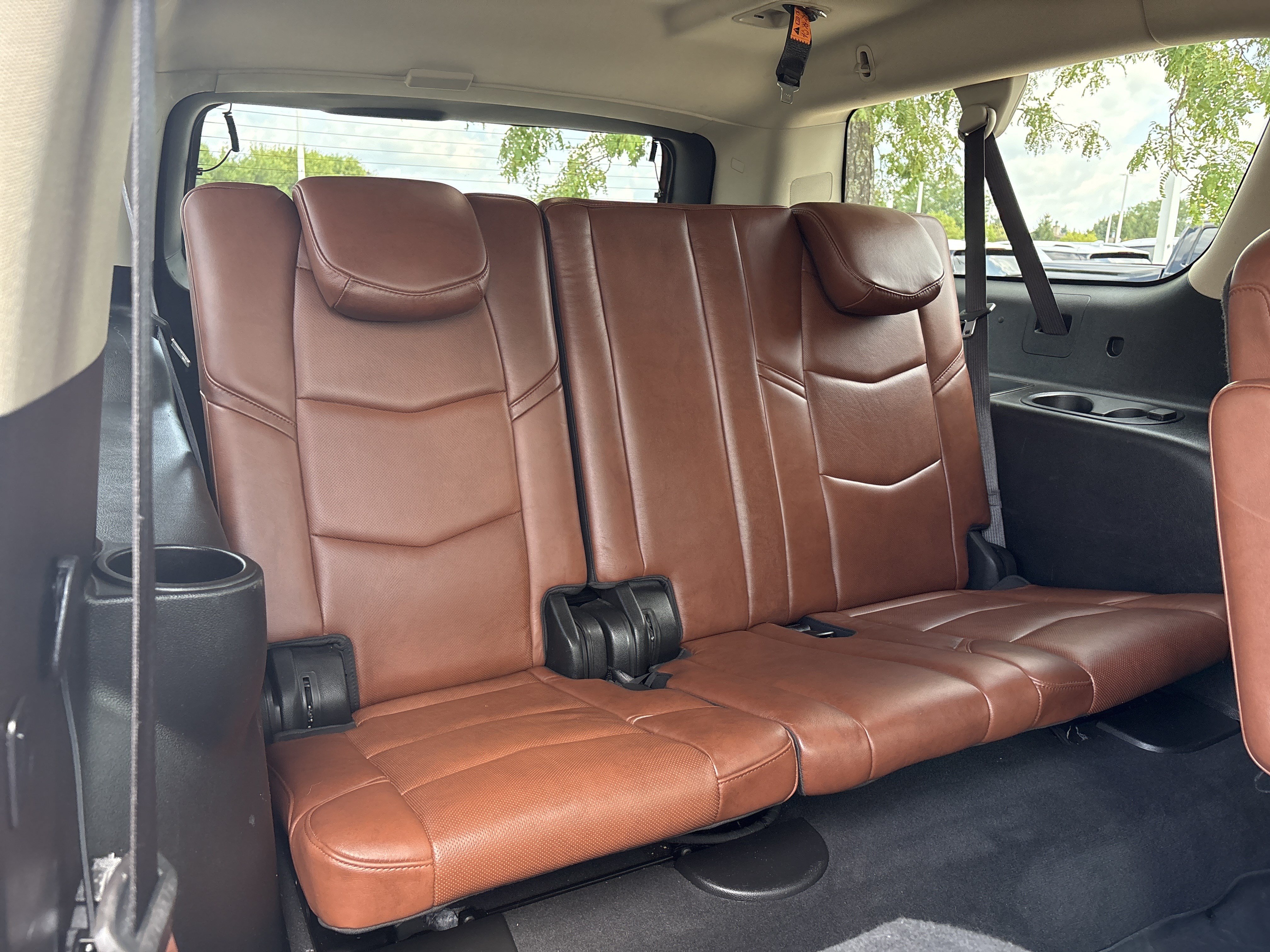 Used 2019 Cadillac Escalade ESV Premium Luxury AWD/4WD image 18