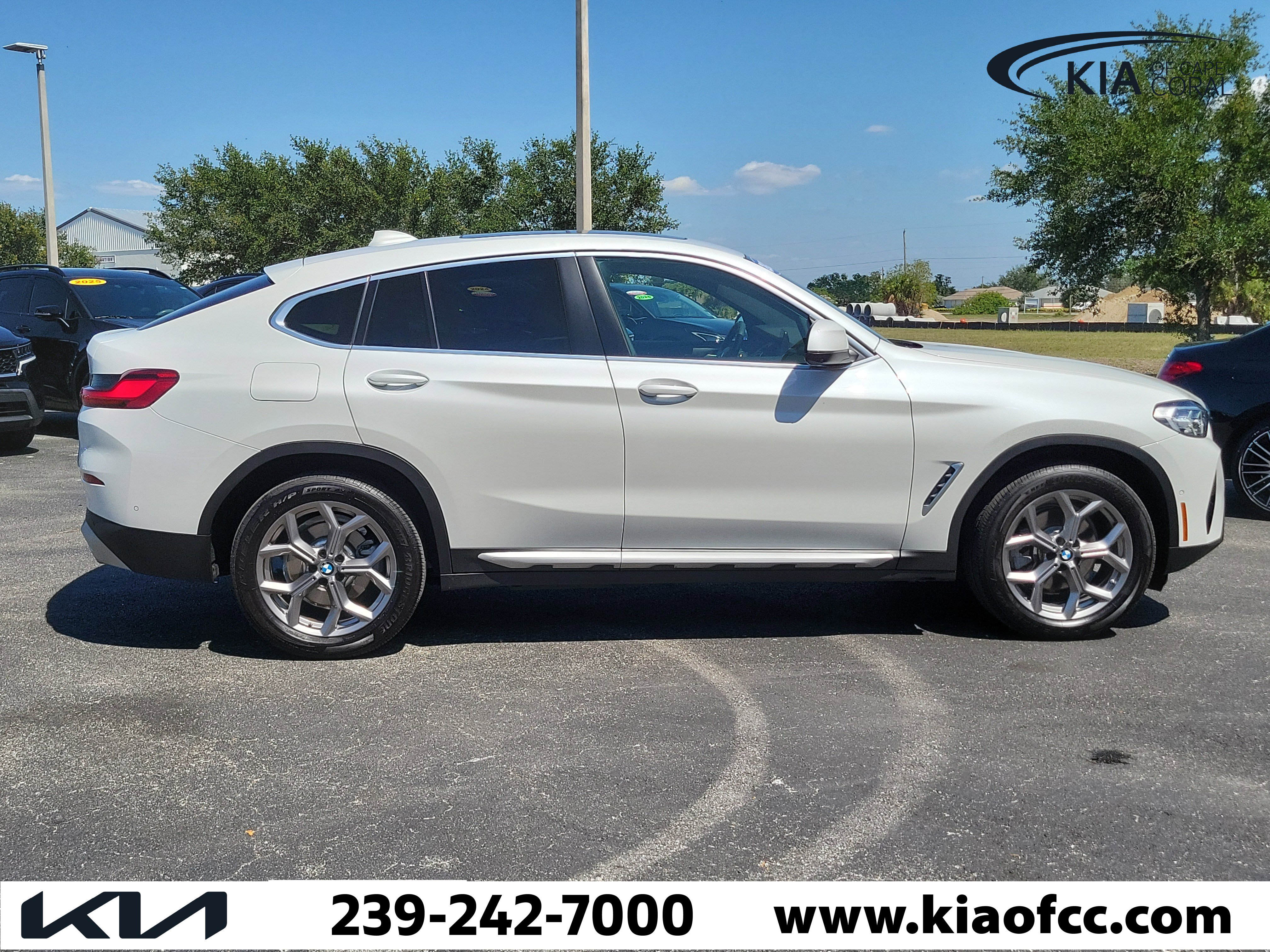 Used 2022 BMW X4 xDrive30i w/ Premium Package 2 AWD/4WD image 8
