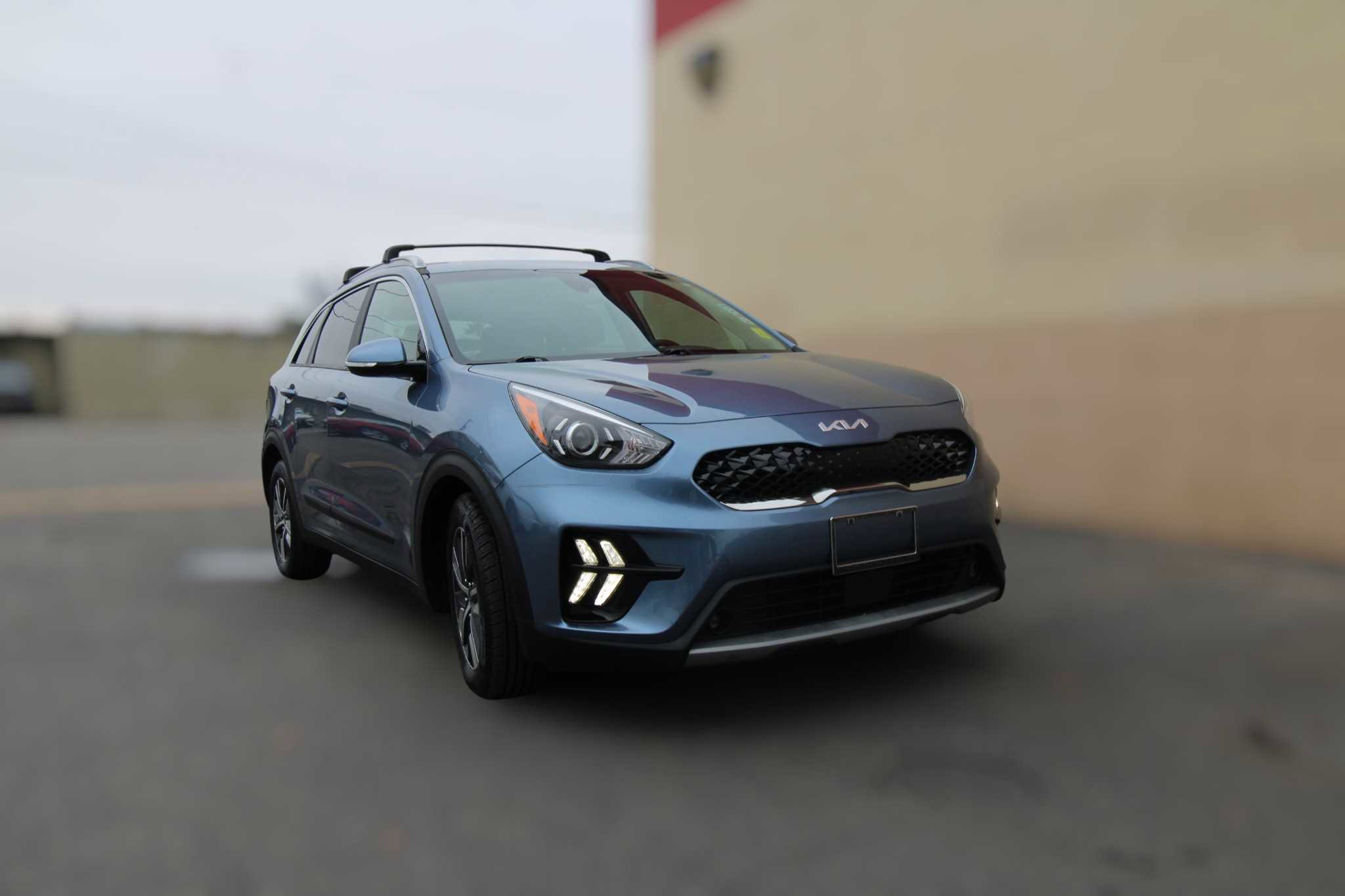 Used 2022 Kia Niro EX Premium image 1