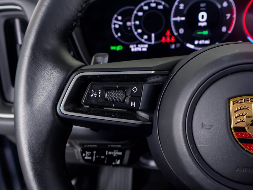 Certified 2026 Porsche Cayenne Coupe AWD/4WD image 18