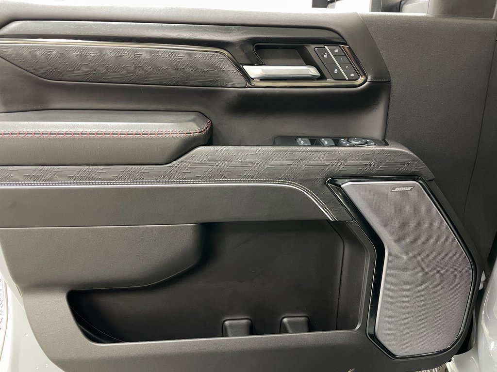 Used 2024 GMC Sierra 2500 AT4X image 32