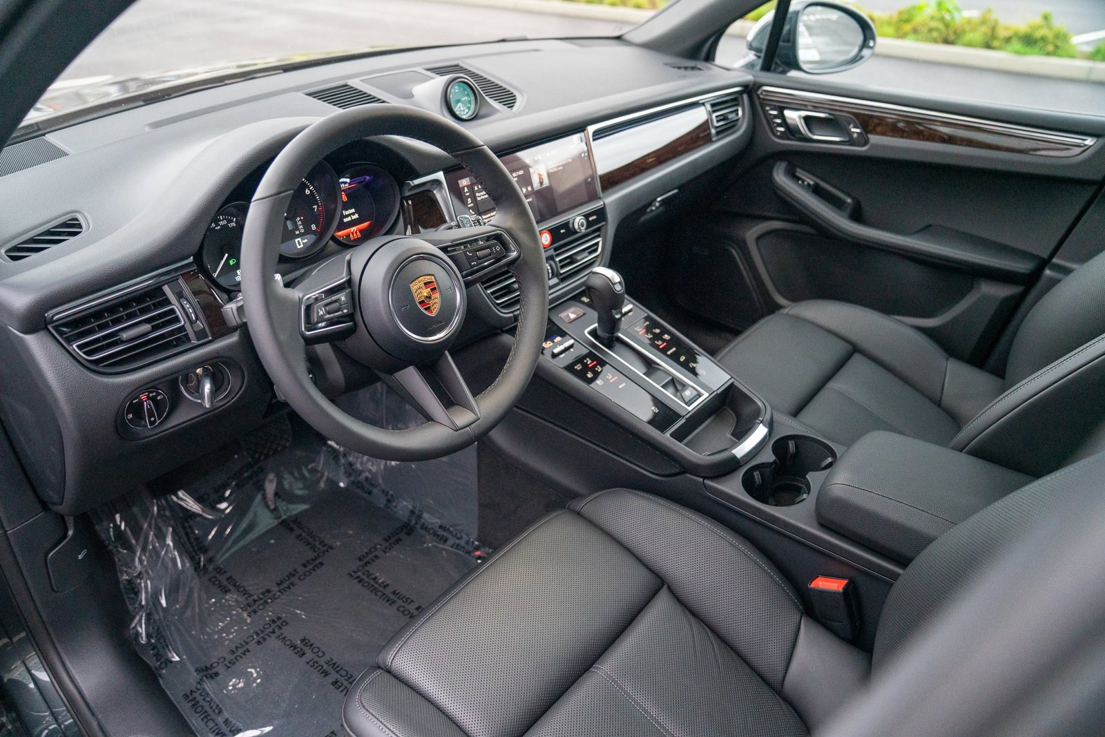 New 2026 Porsche Macan image 4