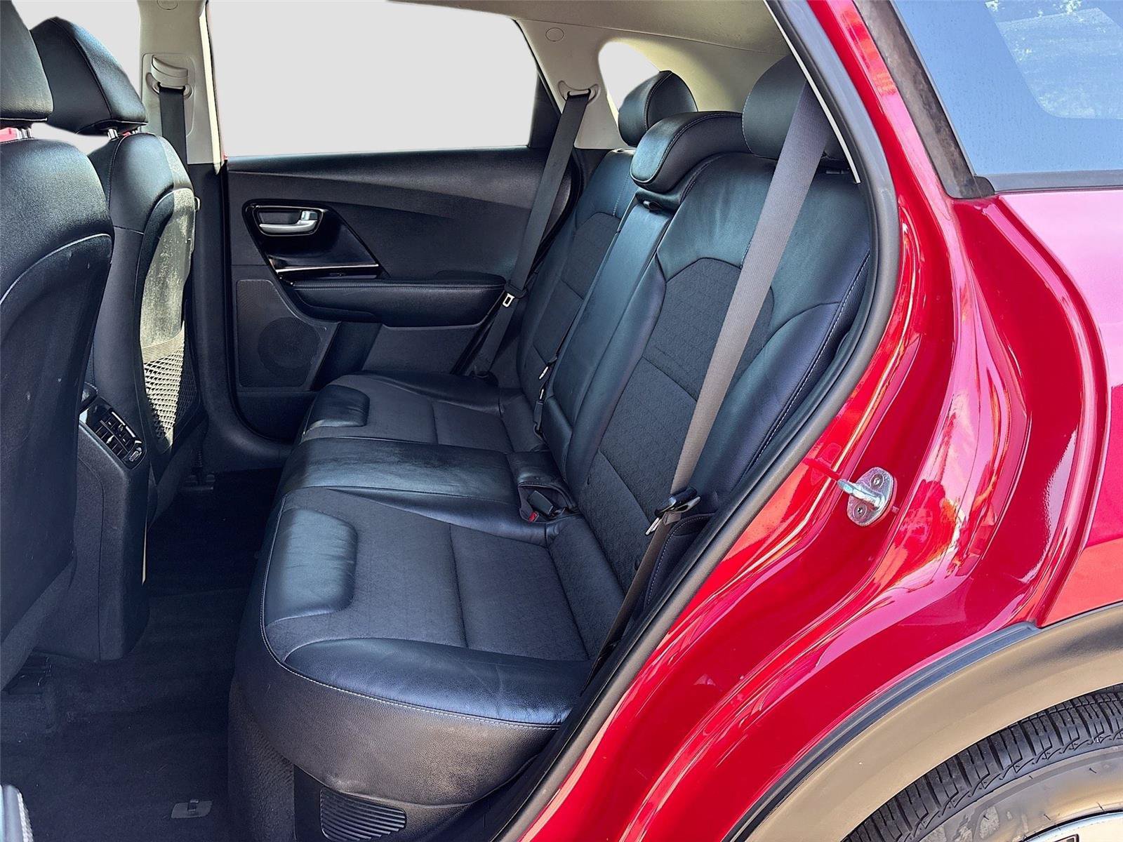 Used 2017 Kia Niro EX FWD image 23