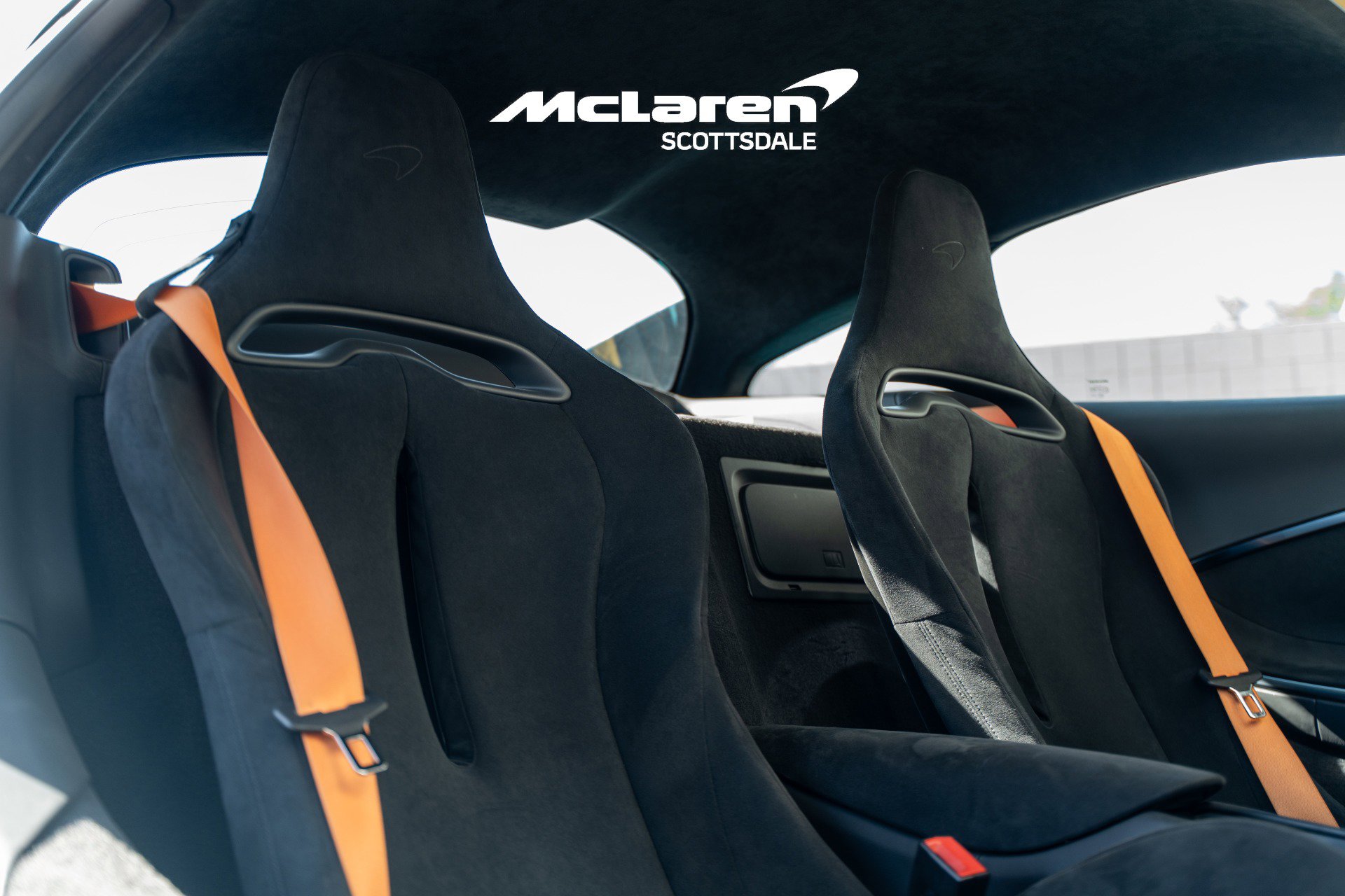 Used 2024 McLaren Artura image 23