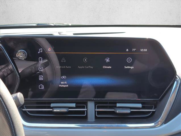 Used 2025 Chevrolet Trax LT FWD image 18