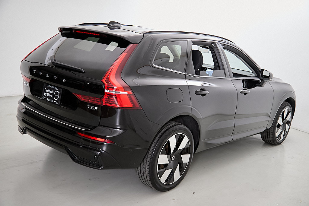 Certified 2025 Volvo XC60 T8 Plus w/ Protection Package Premier AWD/4WD image 7