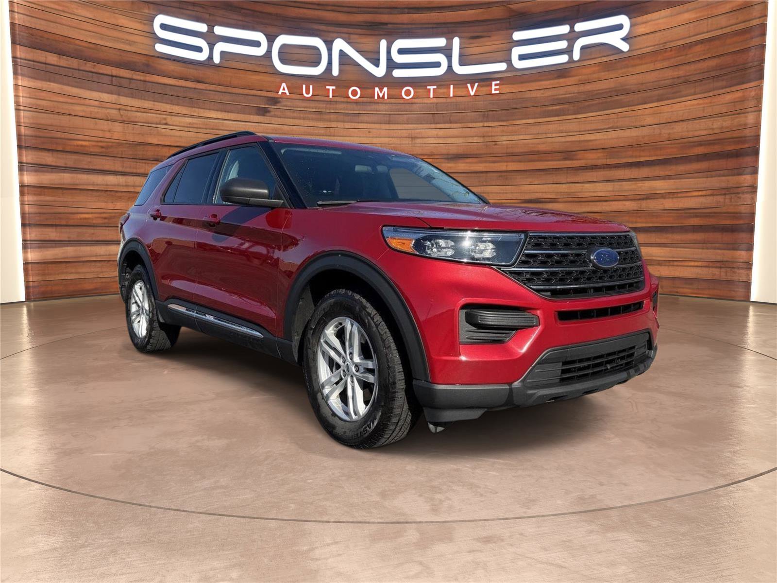 Used 2022 Ford Explorer XLT image 8
