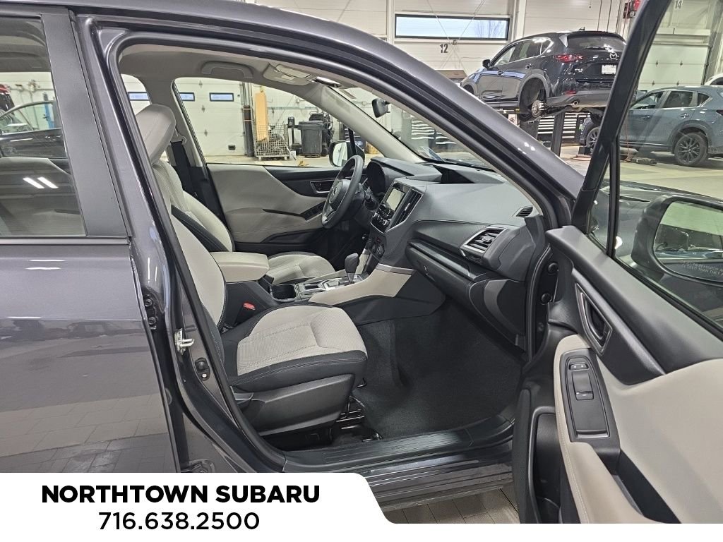 Used 2023 Subaru Forester image 3