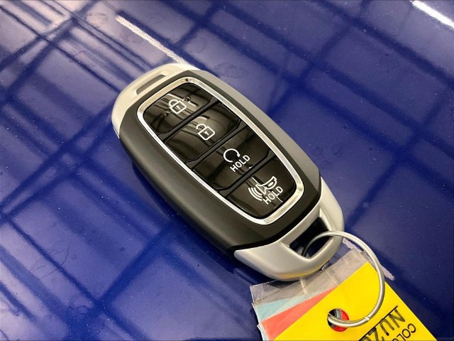 Used 2022 Hyundai Venue Limited FWD image 9