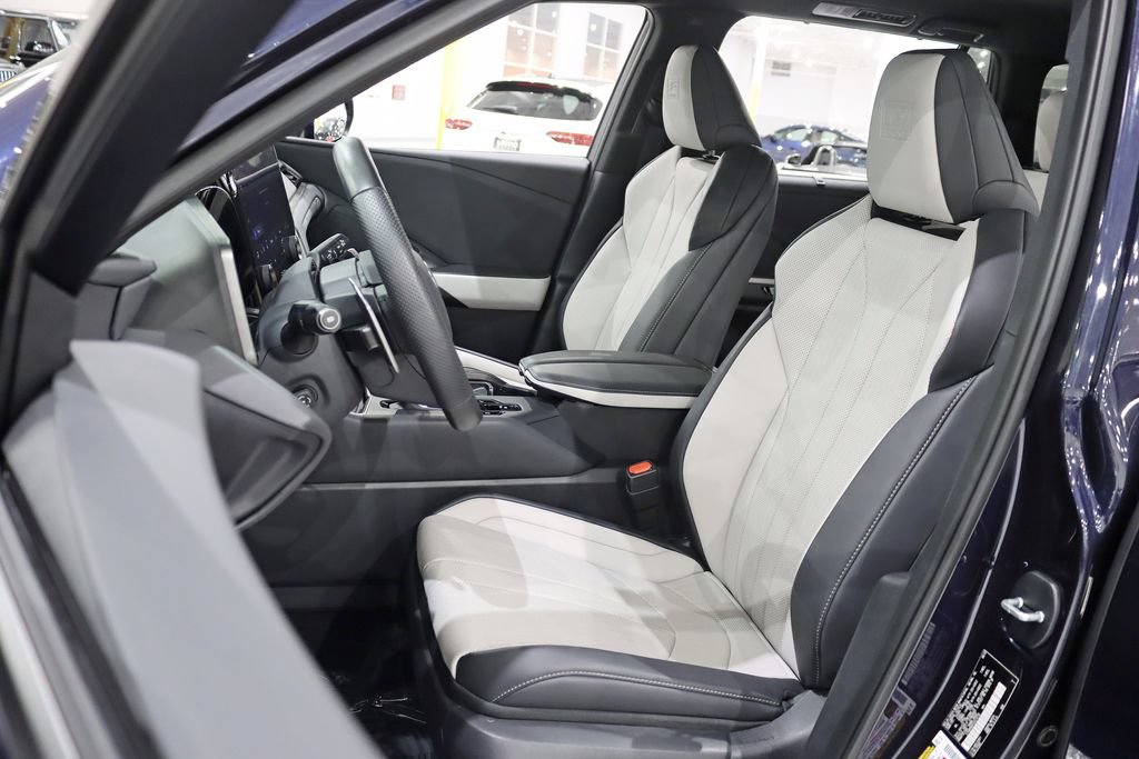 Used 2025 Lexus TX 500h AWD w/ Technology Package image 26