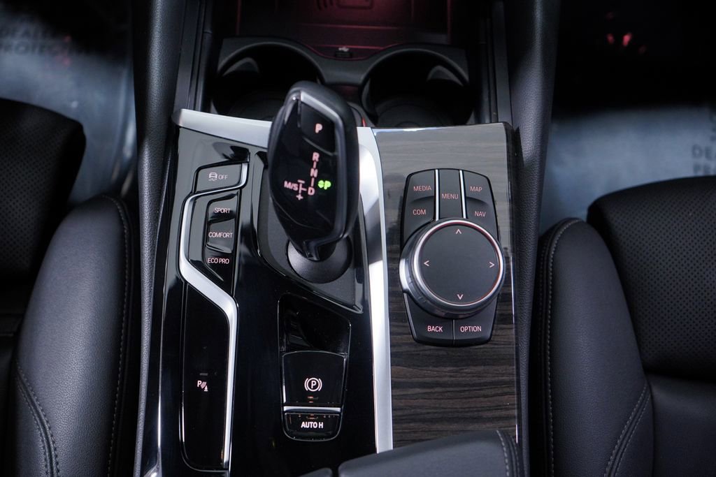 Used 2022 BMW 530i w/ Convenience Package image 14