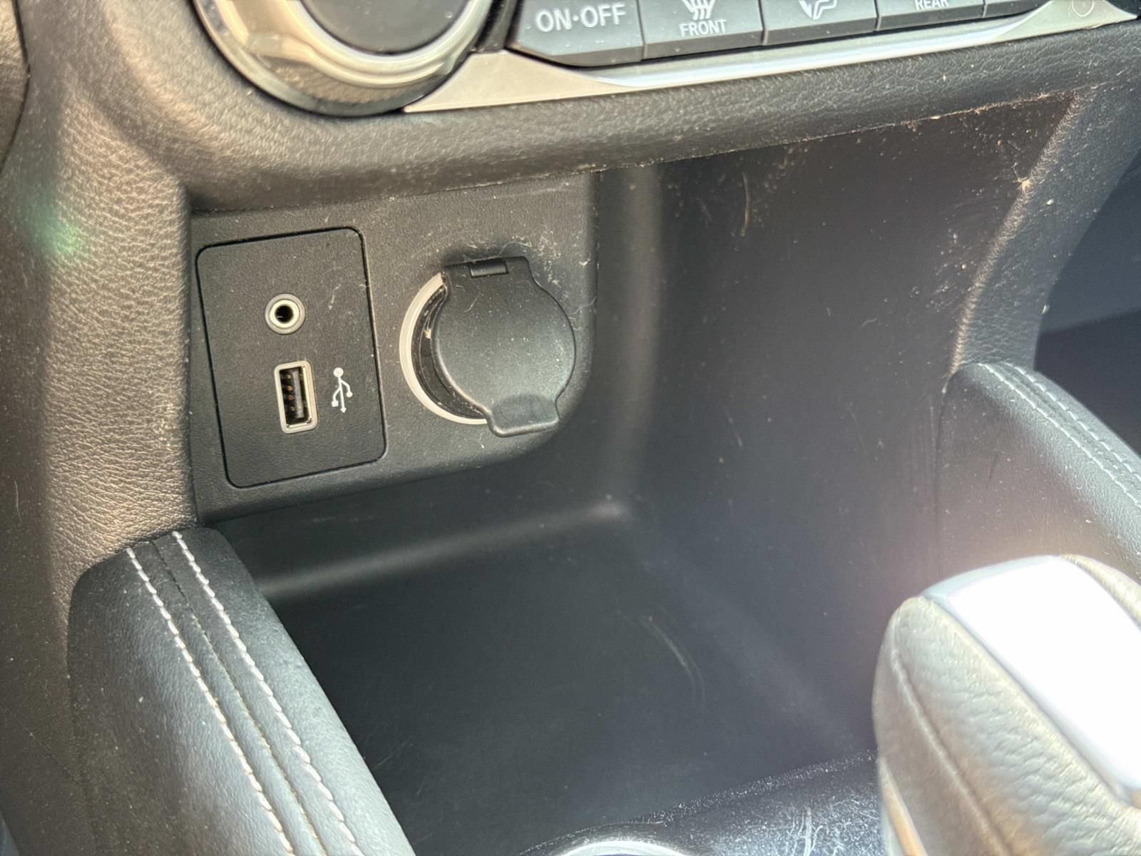 Used 2019 Nissan Kicks SV FWD image 12
