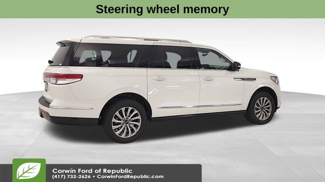 Used 2024 Lincoln Navigator L Premiere image 9