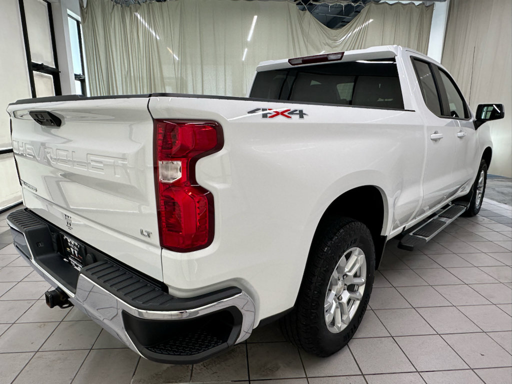 Used 2023 Chevrolet Silverado 1500 LT w/ Protection Package AWD/4WD image 5