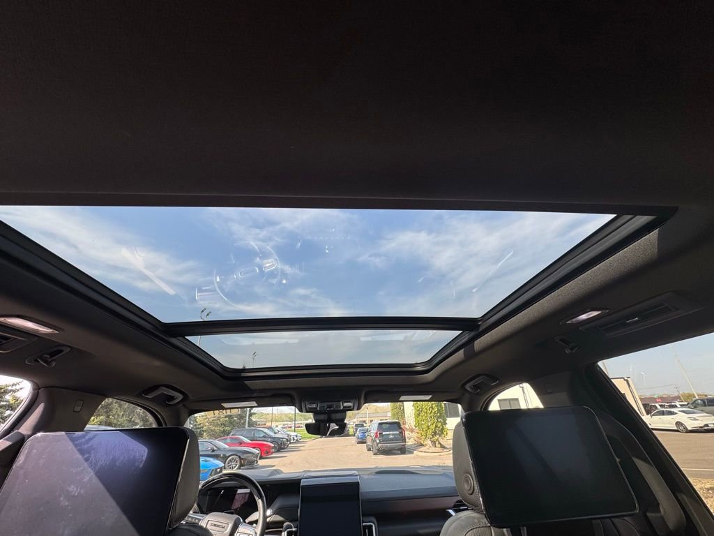 Used 2025 GMC Yukon Denali w/ Denali Reserve Package image 37