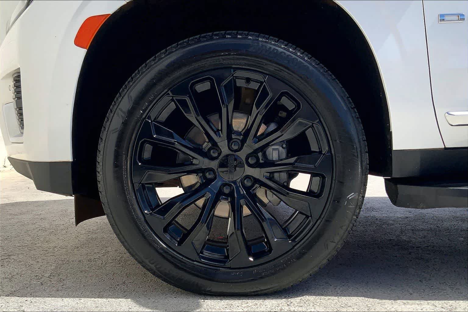 Used 2024 GMC Yukon Denali AWD/4WD image 8