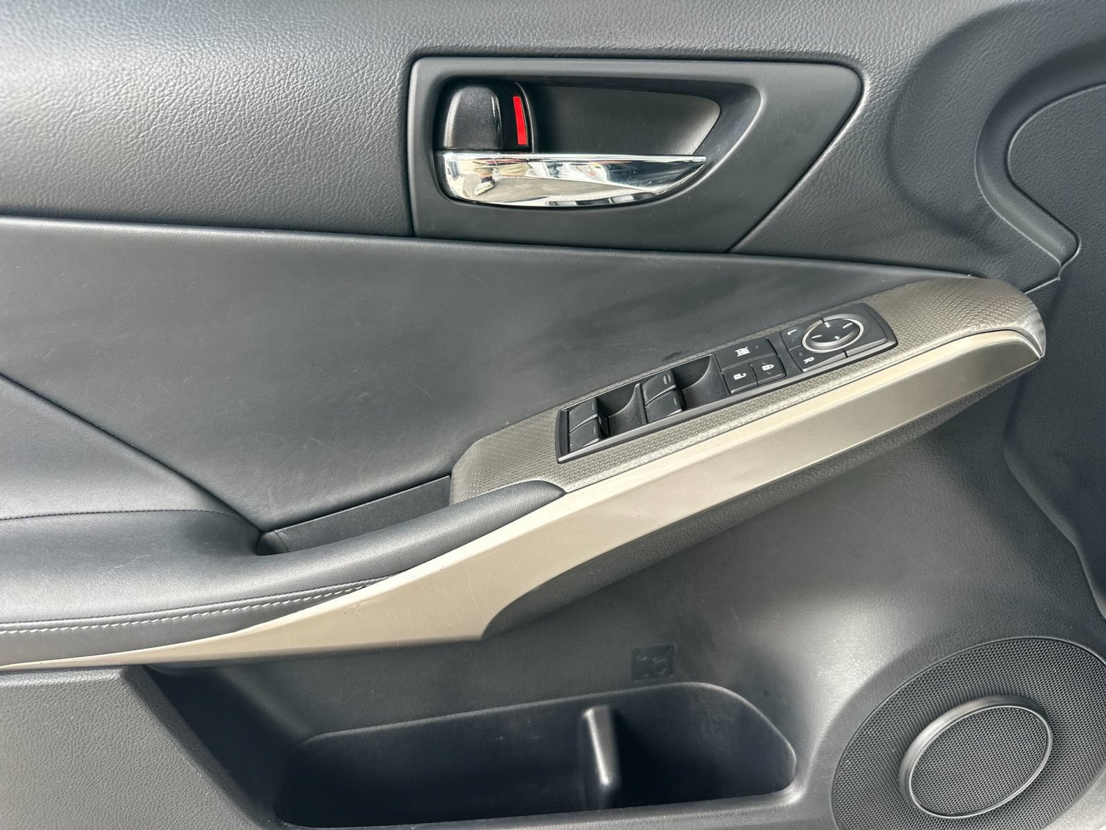 Used 2016 Lexus IS 200t w/ F Sport Package RWD image 10