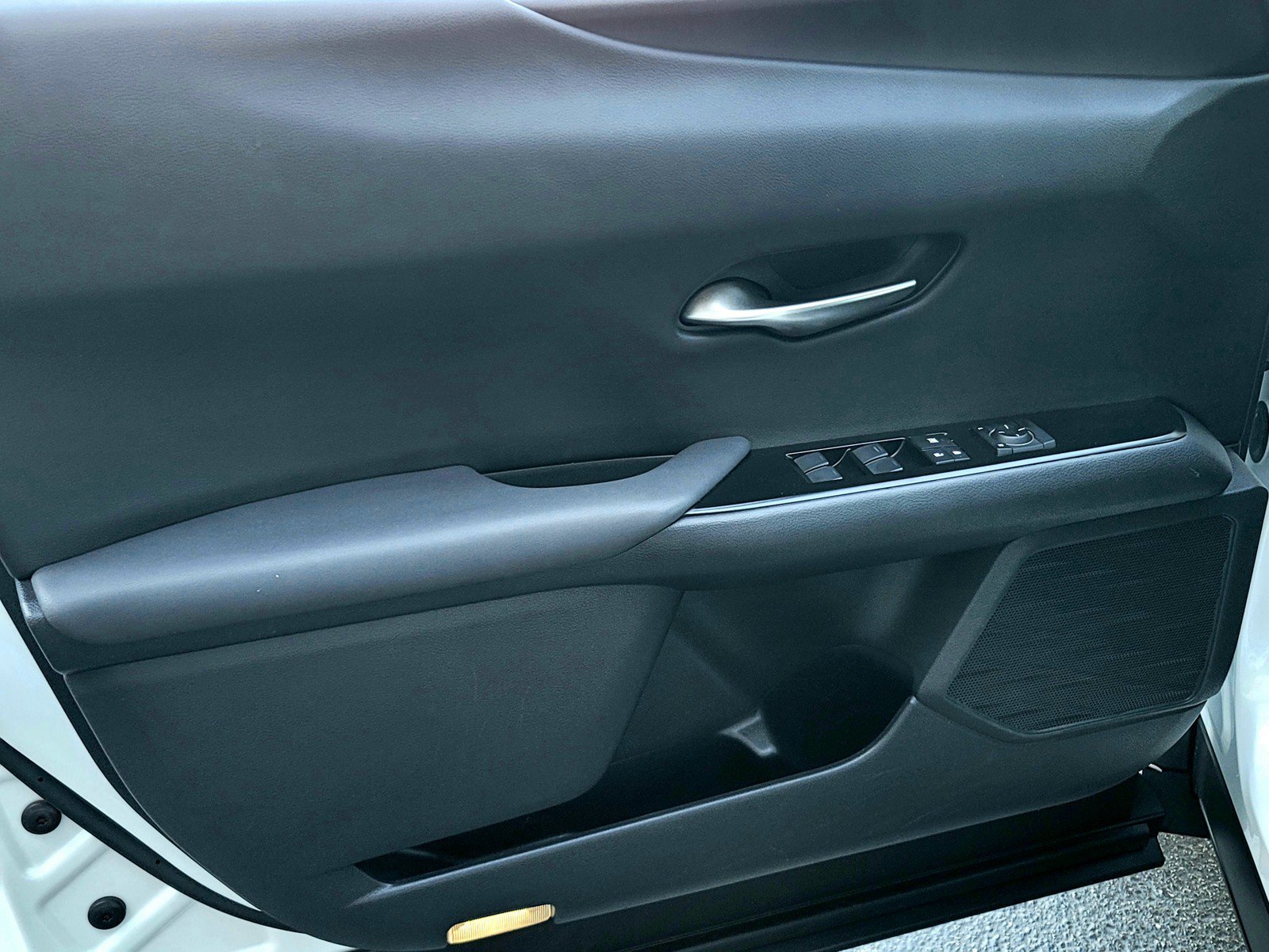 Certified 2022 Lexus UX 200 w/ Accessory Package (Z2) FWD image 17