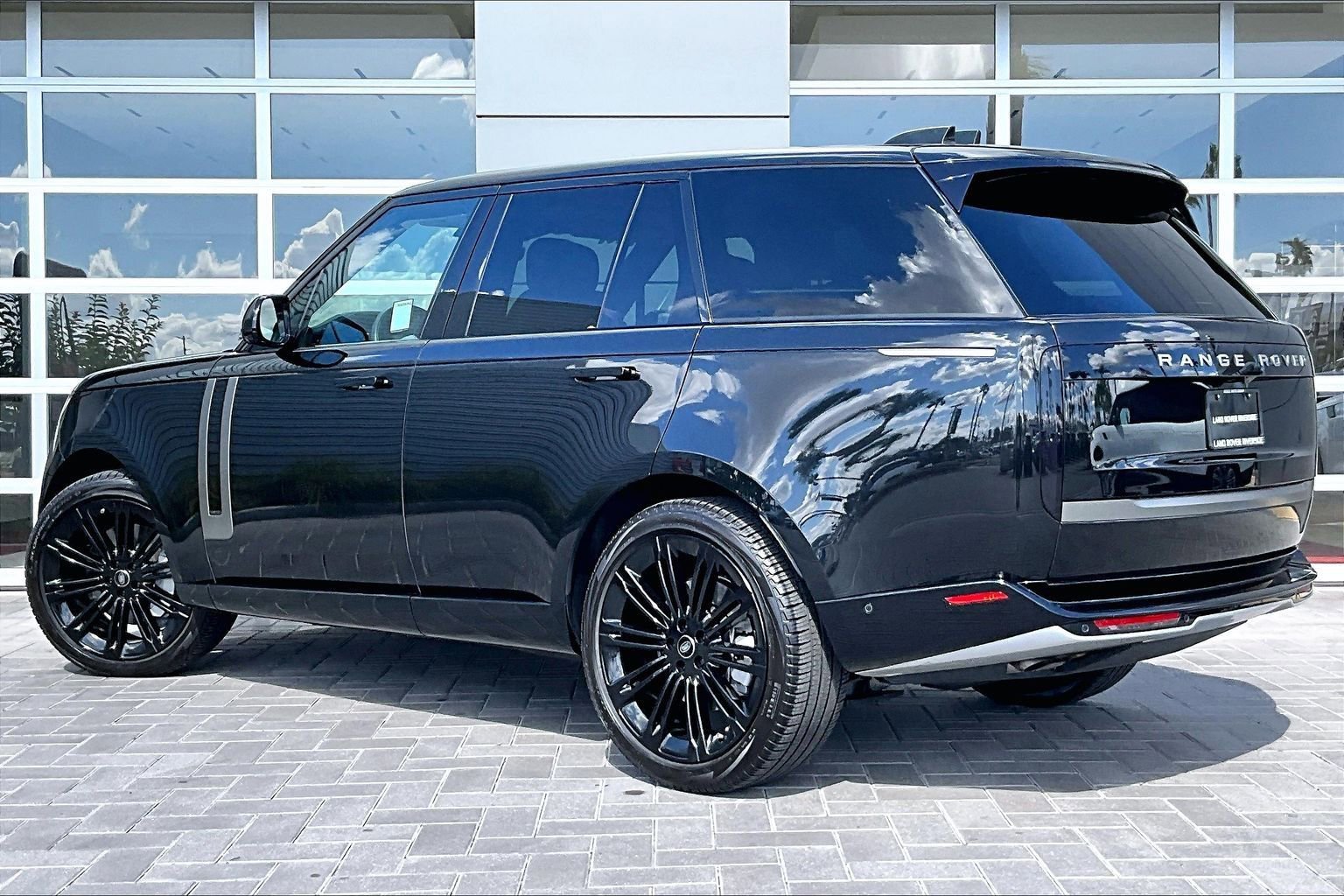 Certified 2024 Land Rover Range Rover SE AWD/4WD image 11