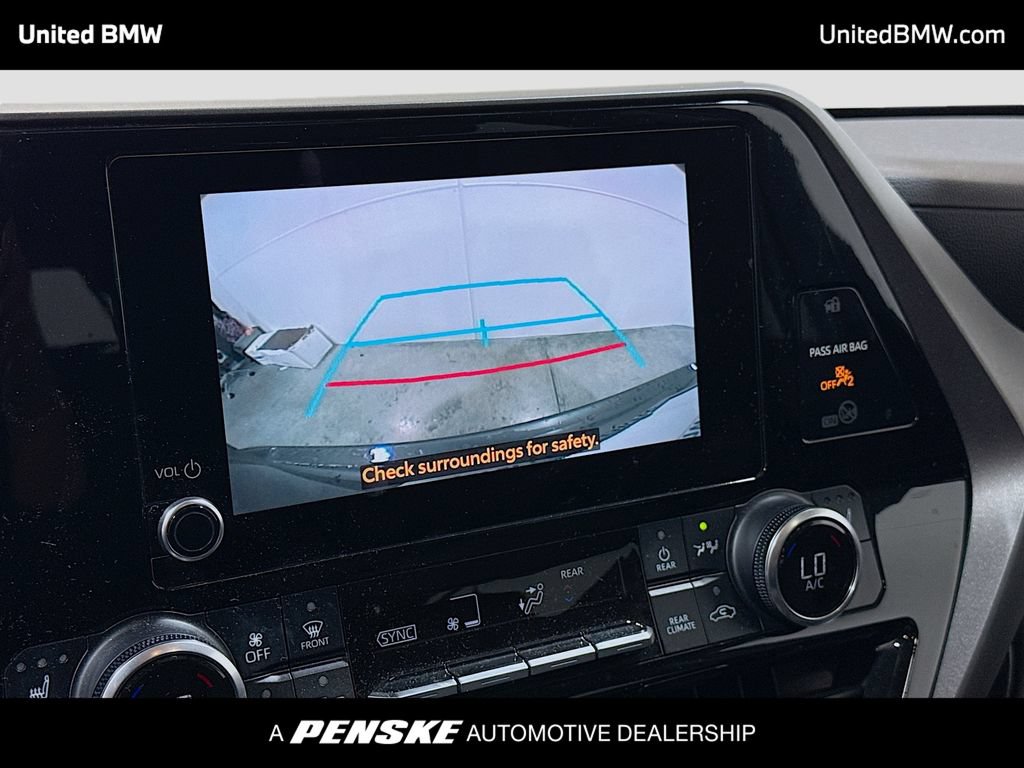Used 2023 Toyota Highlander XLE FWD image 9