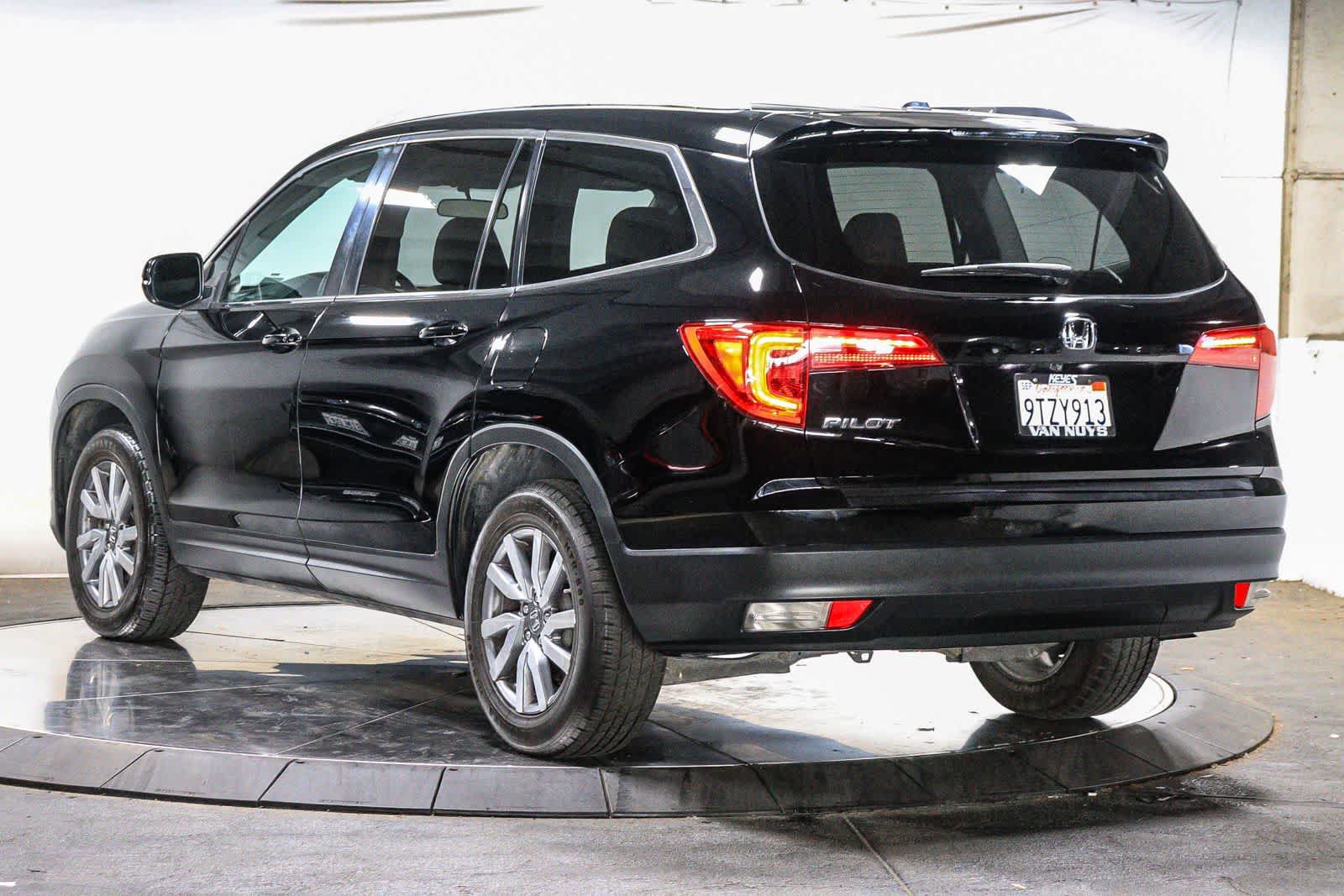 Used 2018 Honda Pilot EX image 2