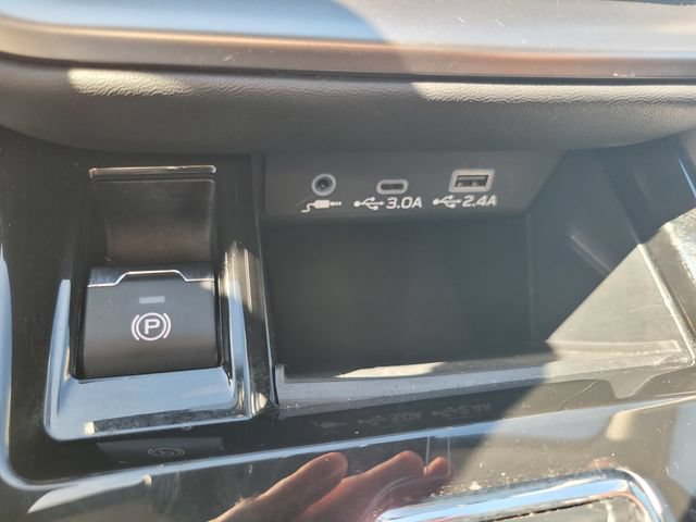 Used 2024 Subaru Outback Premium AWD/4WD image 25