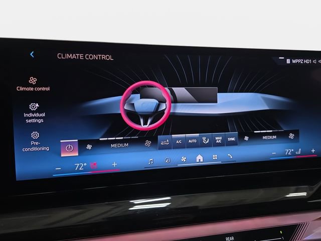 Certified 2025 BMW 550e xDrive w/ Premium Package image 21