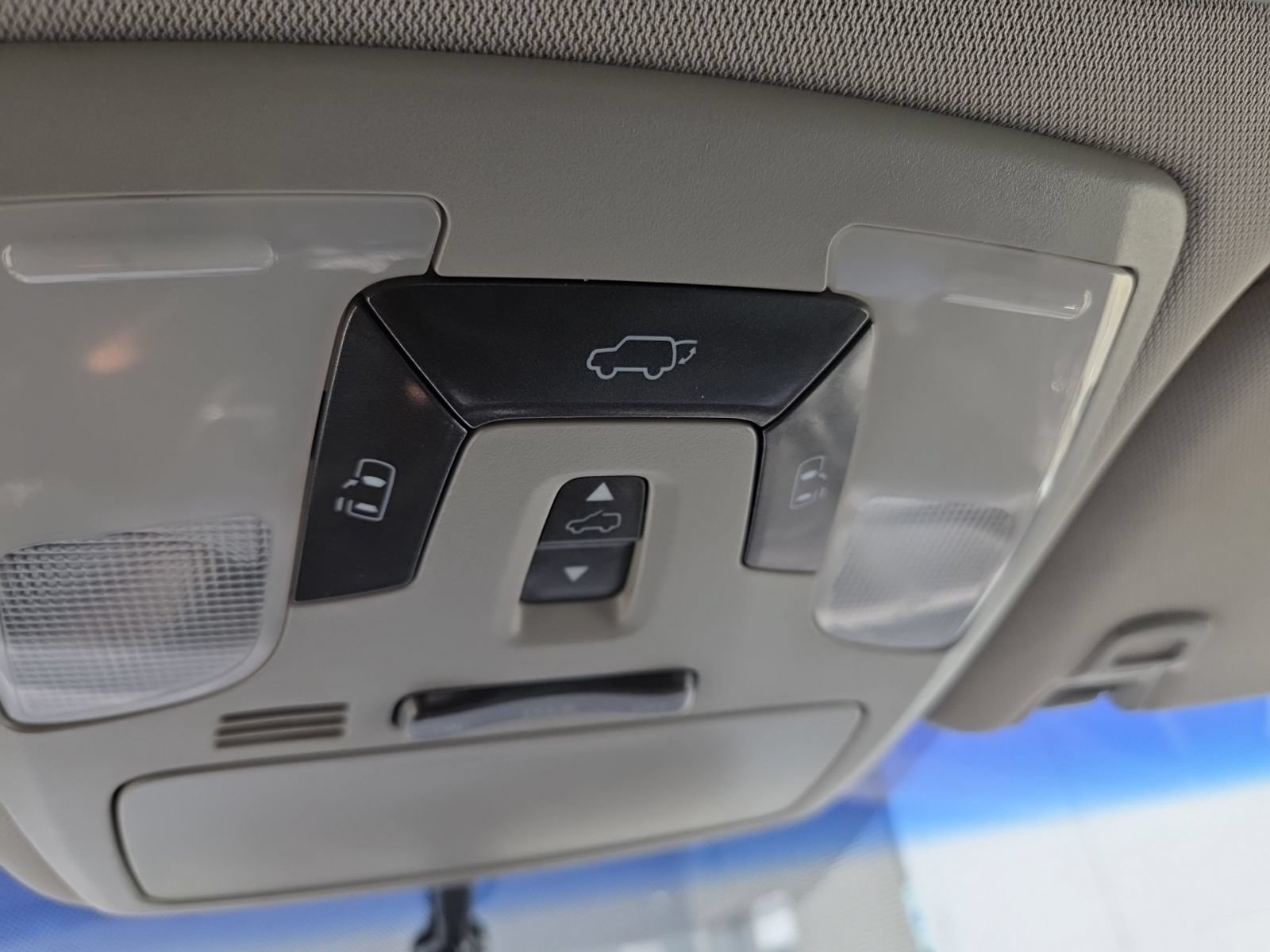 Used 2017 Toyota Sienna XLE FWD image 27