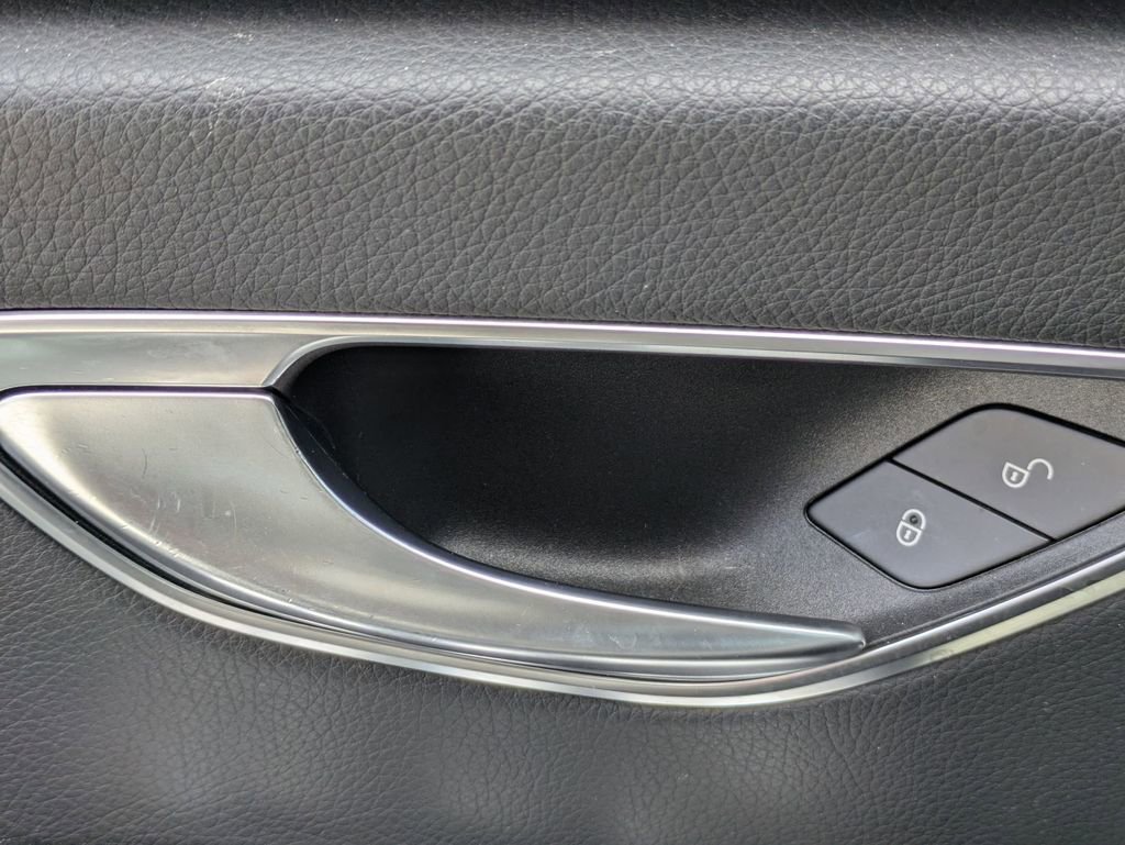 Used 2021 Mercedes-Benz E 350 4MATIC Sedan image 11