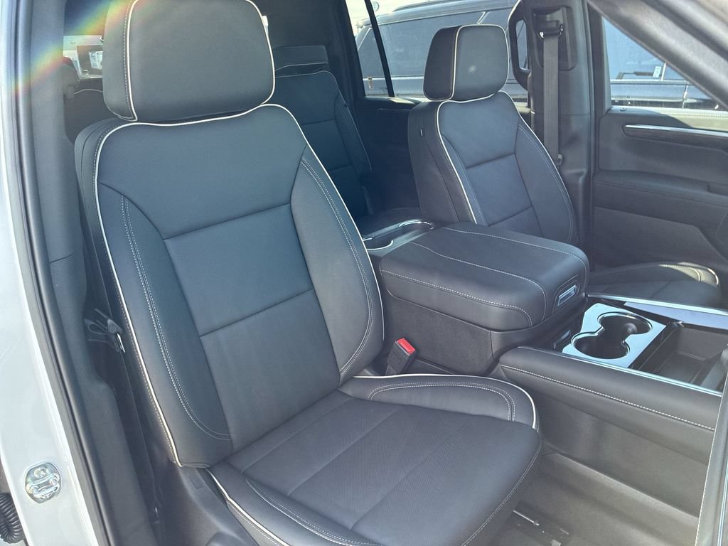 New 2026 Chevrolet Suburban Premier w/ Sun And Tow Package AWD/4WD image 22