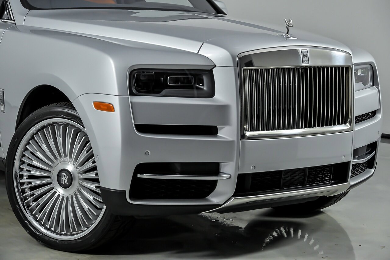 Used 2022 Rolls-Royce Cullinan AWD/4WD image 3