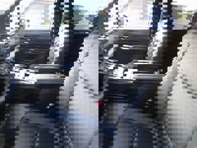 Used 2025 Toyota Sienna XLE Woodland Edition image 11