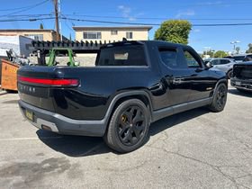 Used 2023 Rivian R1T Adventure AWD/4WD image 6