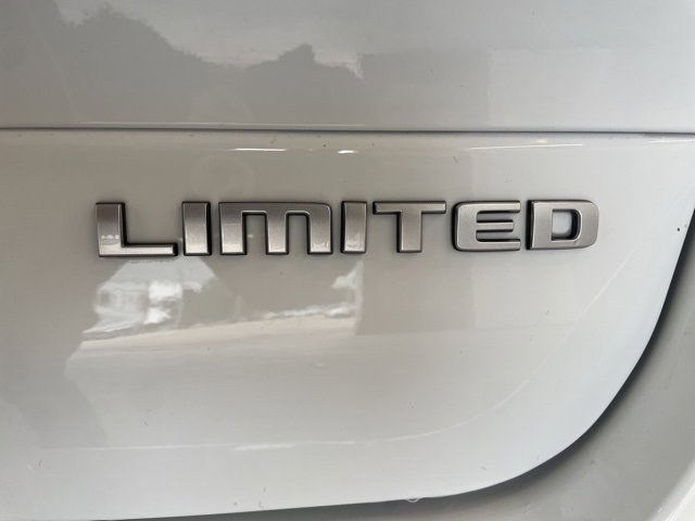 New 2025 Jeep Grand Cherokee L Limited w/ Luxury Tech Group II image 44