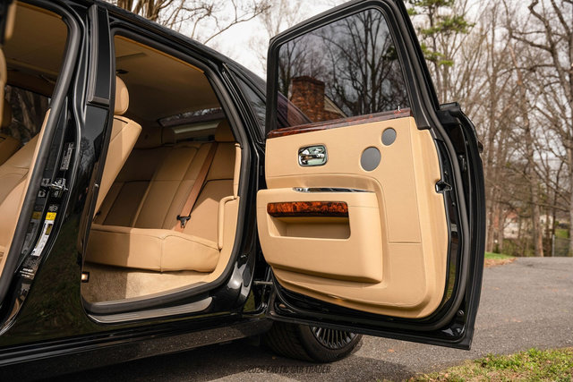 Used 2014 Rolls-Royce Ghost image 25