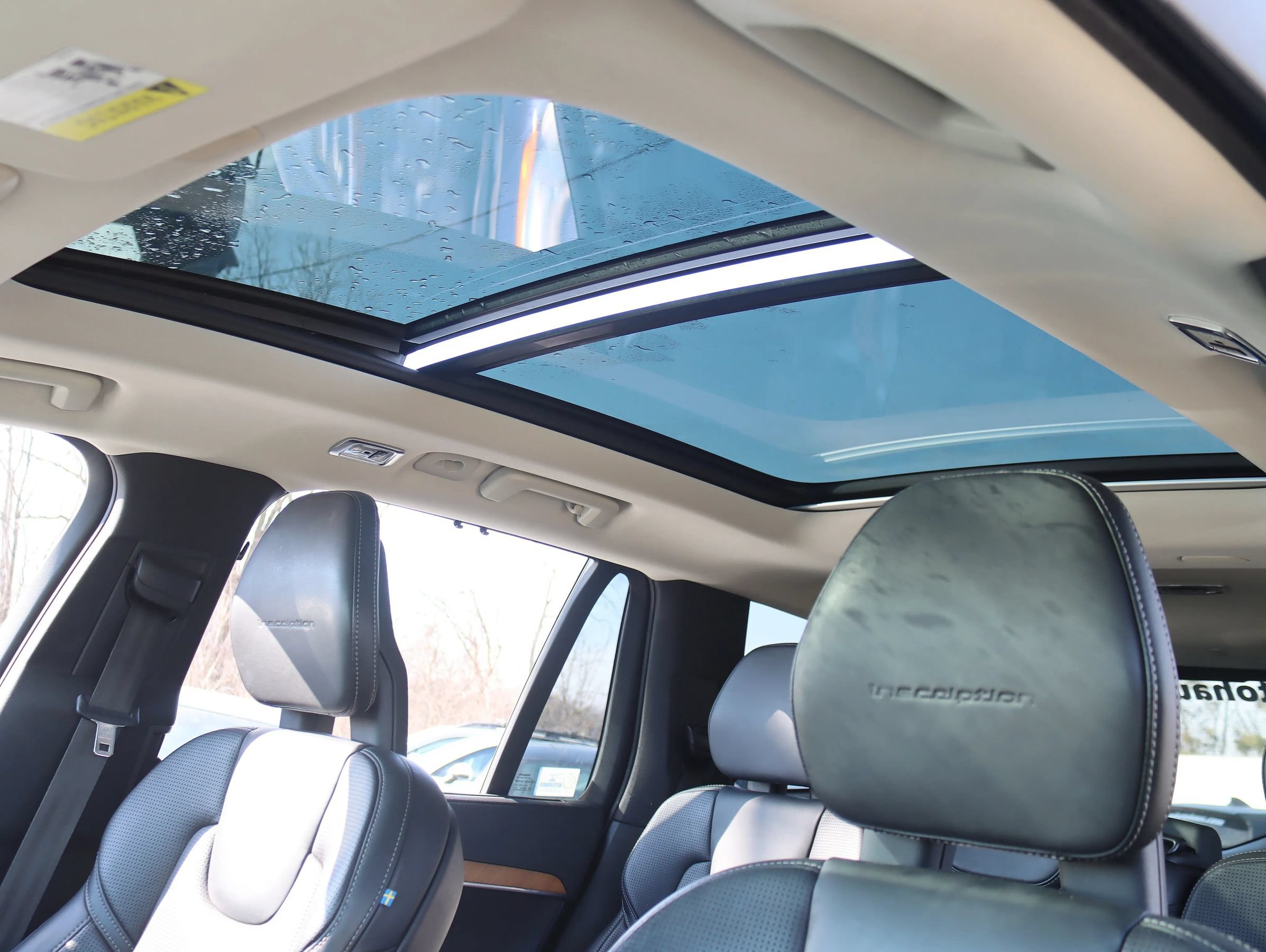 Used 2016 Volvo XC90 T8 Inscription w/ Protection Package Plus AWD/4WD image 32