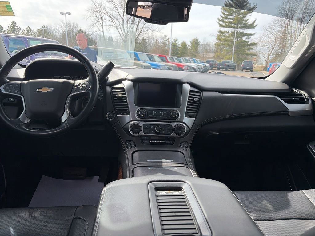 Used 2020 Chevrolet Suburban Premier image 4