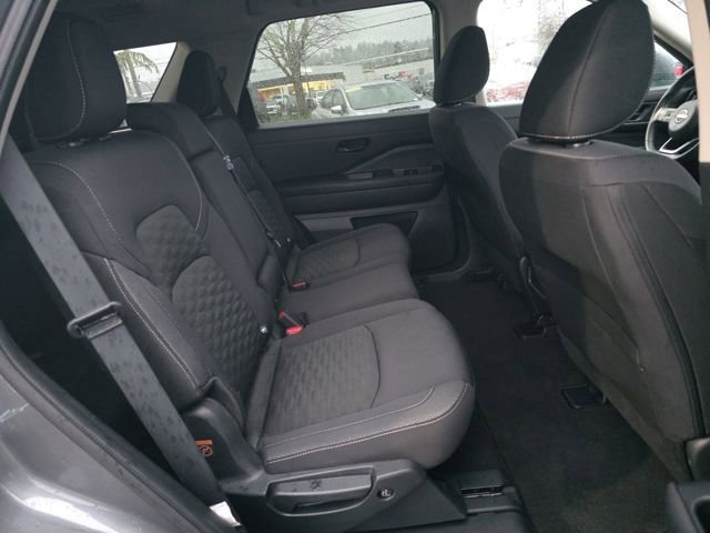 Used 2024 Nissan Pathfinder SV image 11