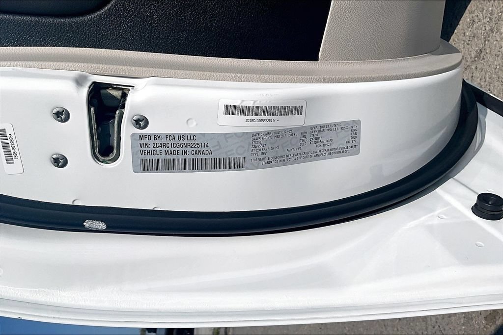 Used 2022 Chrysler Voyager LX FWD image 25