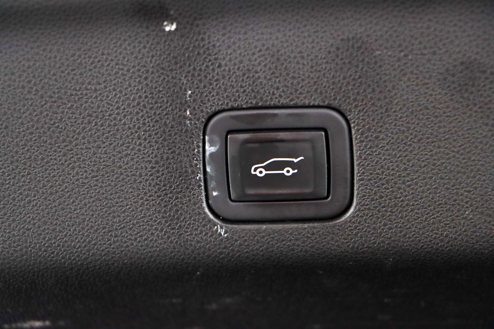 Used 2024 GMC Yukon XL Denali image 35