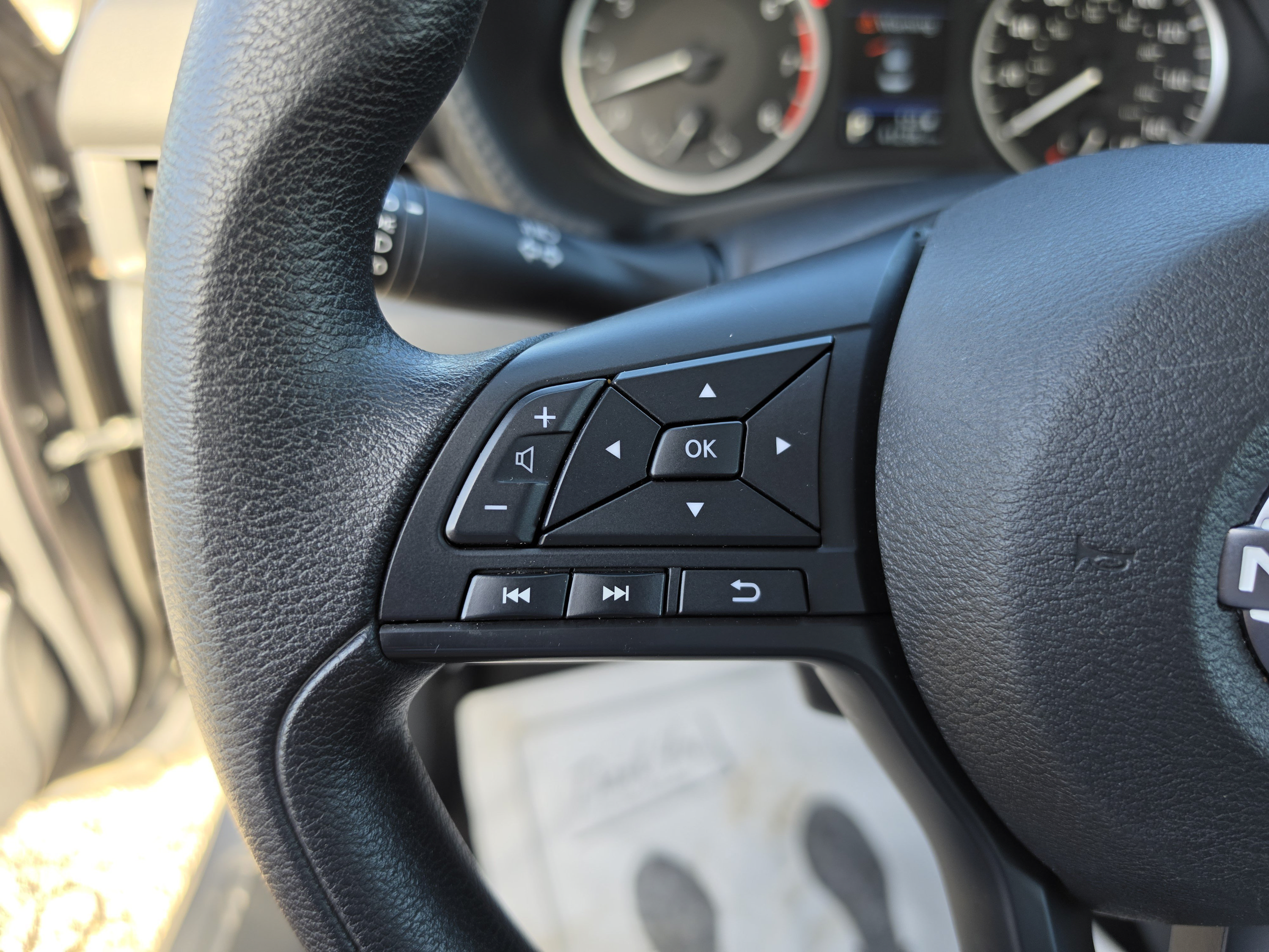 Used 2025 Nissan Sentra S FWD image 30