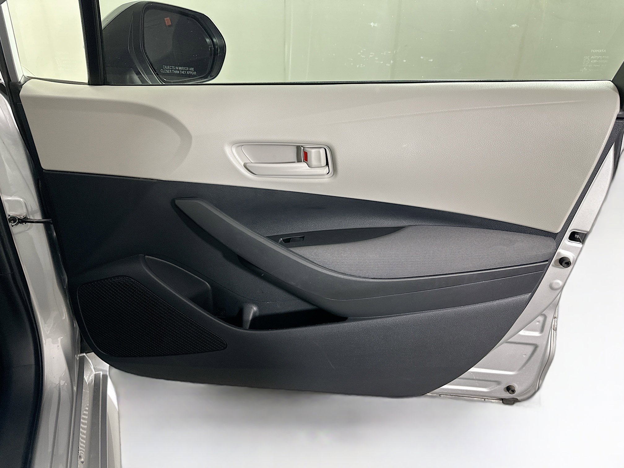 Used 2023 Toyota Corolla LE FWD image 28