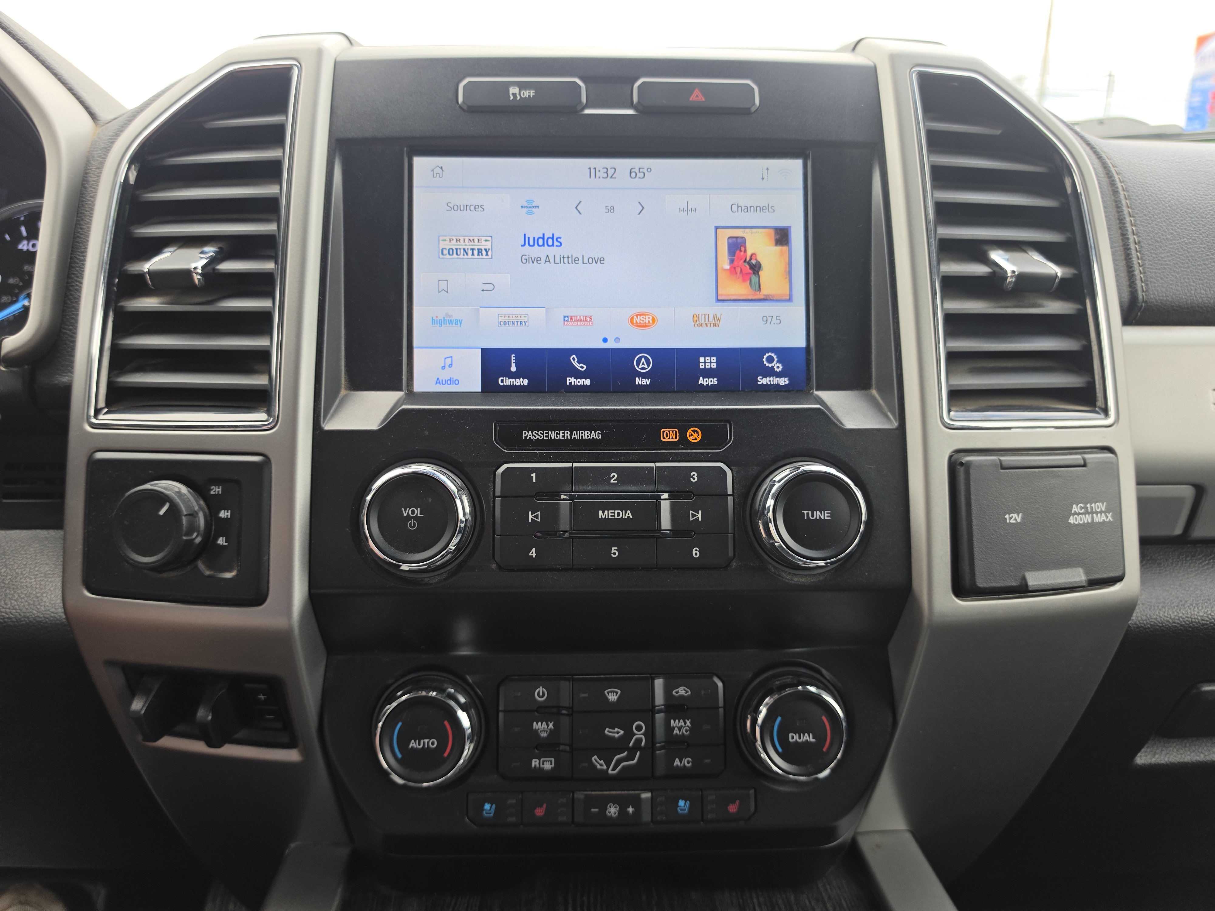 Used 2021 Ford F250 Lariat w/ Lariat Value Package AWD/4WD image 24