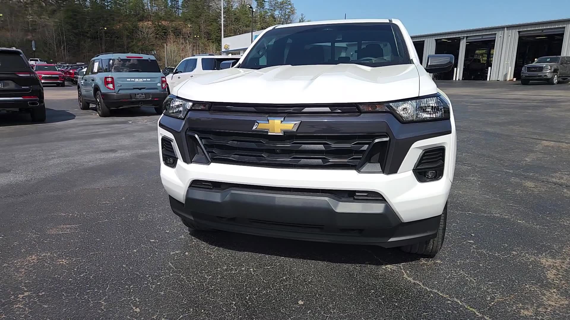 Used 2024 Chevrolet Colorado LT w/ LT Convenience Package II image 7