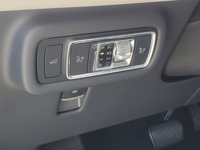 Certified 2024 Lincoln Nautilus Premier AWD/4WD image 11