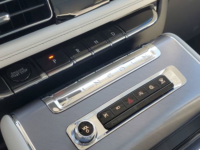 New 2025 Lincoln Aviator AWD w/ Jet Appearance Package image 21