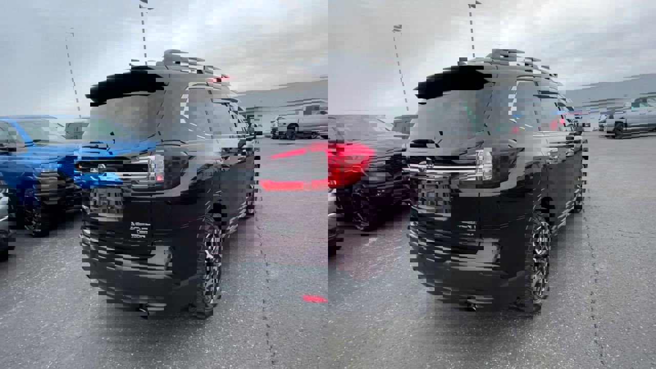 Used 2023 Subaru Ascent Touring image 9