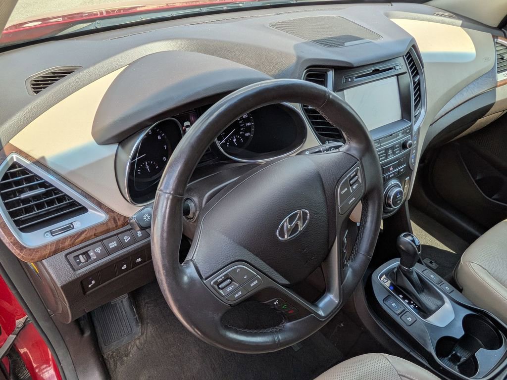 Used 2017 Hyundai Santa Fe Limited w/ Cargo Package image 11