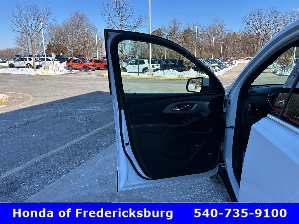 Used 2023 Chevrolet Traverse LT w/ LT Premium Package image 18