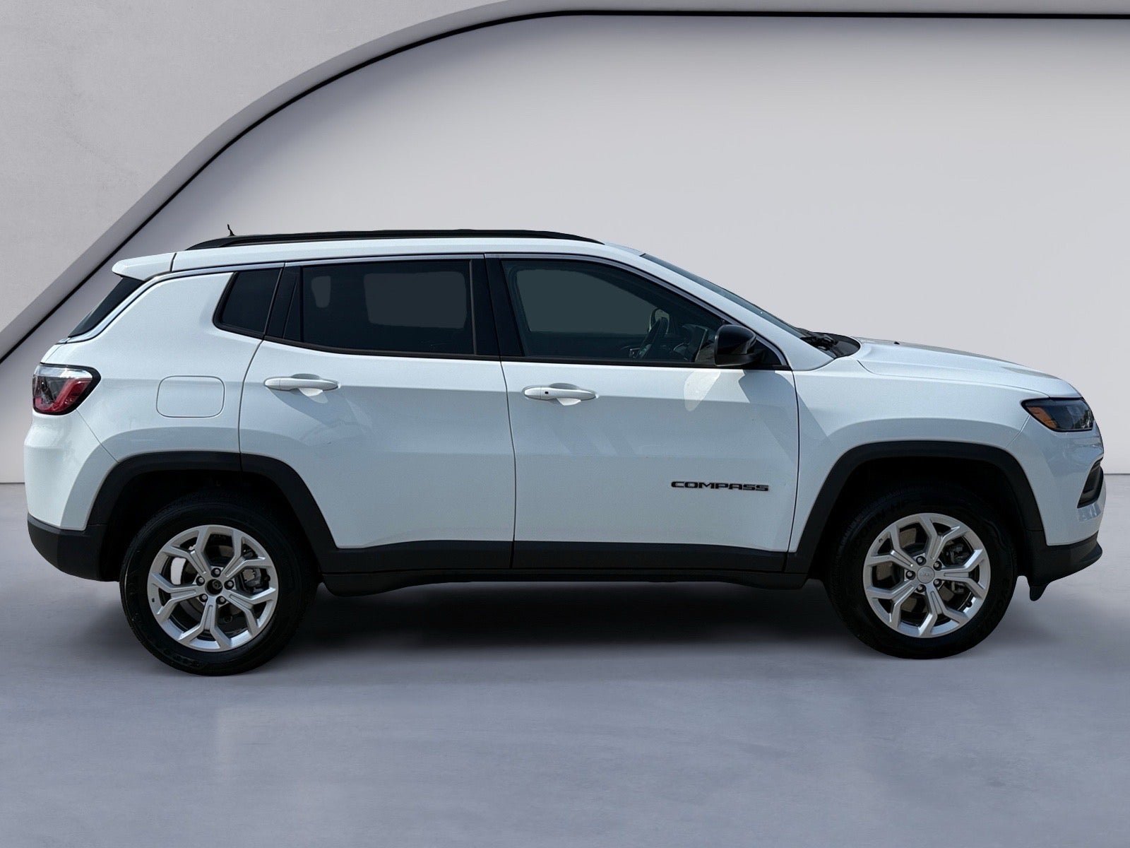 Used 2024 Jeep Compass Latitude AWD/4WD image 6